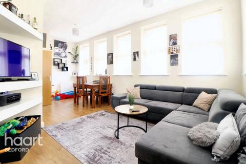2 bedroom flat for sale, Carmichael Drive, Bedford