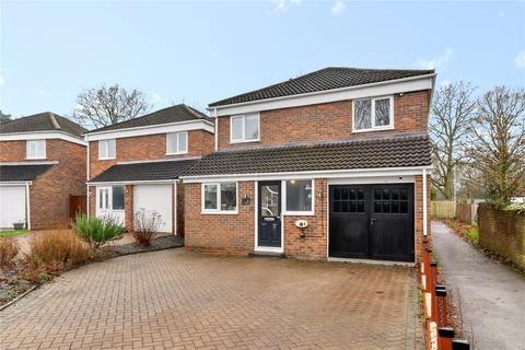 undefined, Staplehurst, Bracknell, Berkshire, RG12