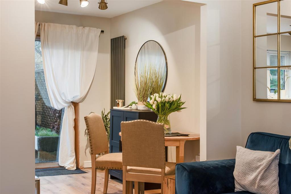 Sketch Ph1 6368886.jpg