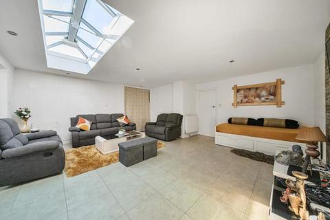 4 bedroom semi-detached bungalow for sale, Tyn-y-Parc Road, Cardiff, Cardiff, CF14