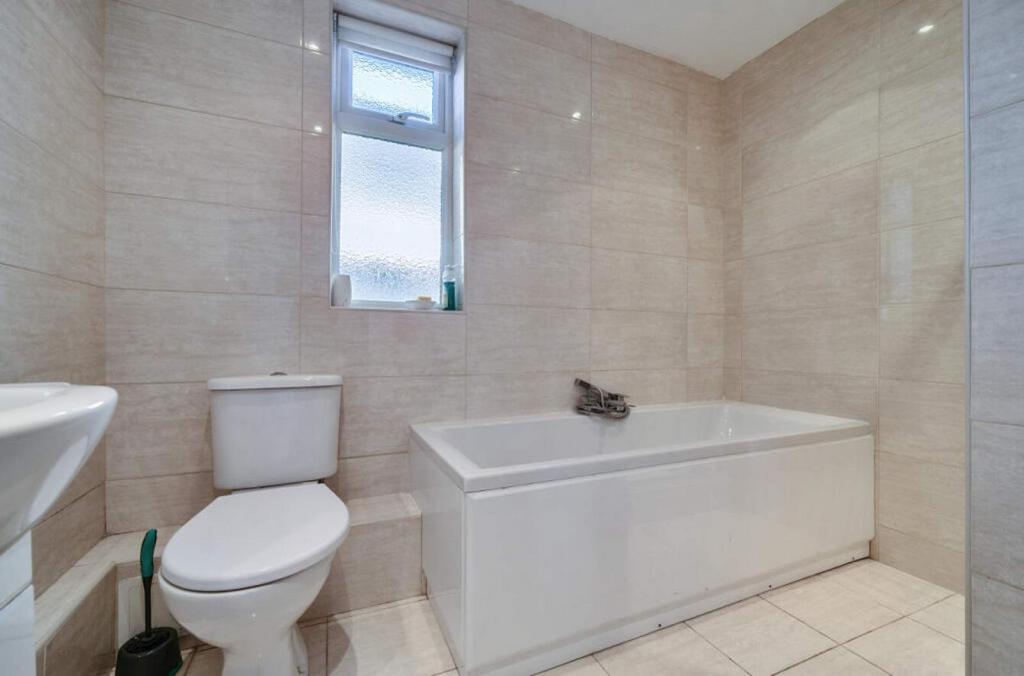 Bath/Shower Room
