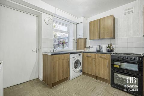 4 bedroom terraced house for sale, Crossbow Road, Chigwell, IG7