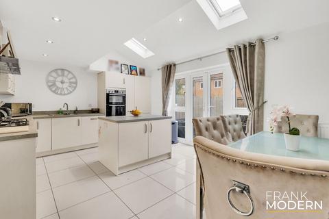4 bedroom townhouse for sale, Chapman Avenue, Peterborough, PE3