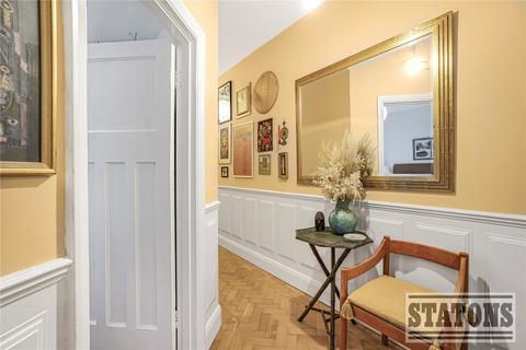 2 bedroom apartment for sale, Heddon Court, Cockfosters Road, Barnet, EN4
