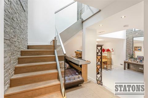 undefined, Woodland Way, London, N21