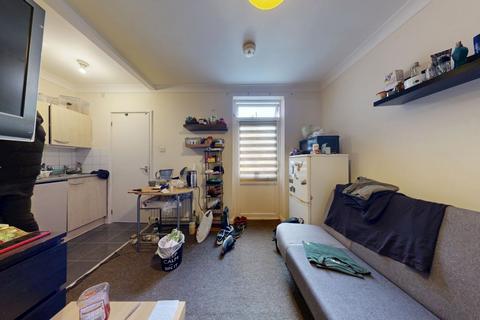 6 bedroom terraced house for sale, 335 High Town Road, Luton, Bedfordshire, LU2 0DB