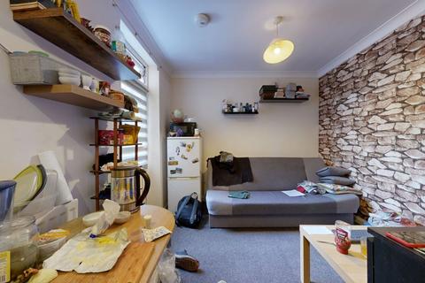 6 bedroom terraced house for sale, 335 High Town Road, Luton, Bedfordshire, LU2 0DB