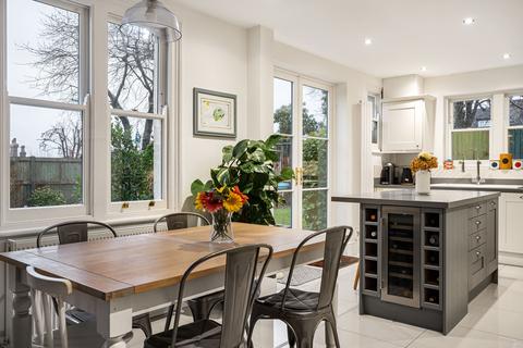 4 bedroom end of terrace house for sale, North Road, Berkhamsted, HP4