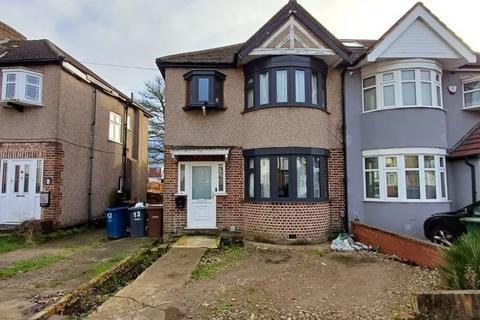 3 bedroom semi-detached house for sale - 13 Pembroke Avenue, Harrow, Middlesex, HA3 8QG