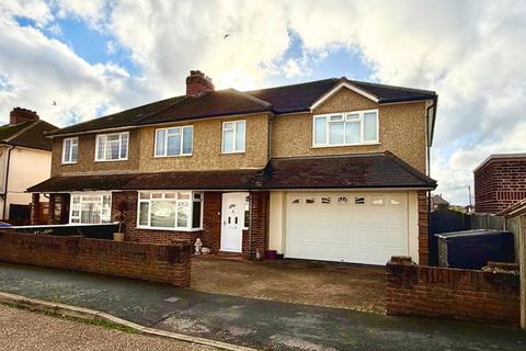 Hythe Field Avenue, Egham, Surrey, TW20
