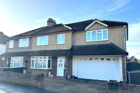 Hythe Field Avenue, Egham, Surrey, TW20