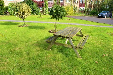 undefined, North Hill Road, Hyde Park, Leeds, LS6 2EN