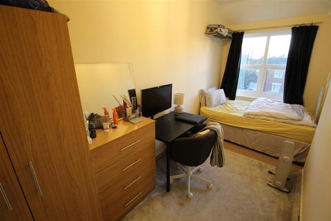 undefined, North Hill Road, Hyde Park, Leeds, LS6 2EN