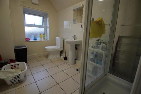 undefined, North Hill Road, Hyde Park, Leeds, LS6 2EN
