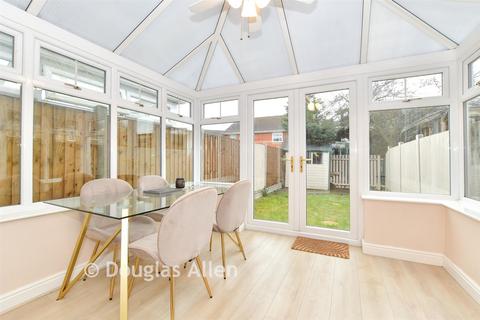 2 bedroom terraced house for sale, Warwick Place, Langdon Hills, Basildon, Essex
