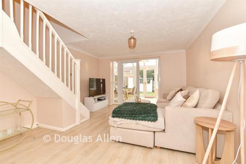 2 bedroom terraced house for sale, Warwick Place, Basildon SS16