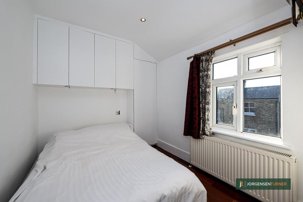 Oaklands Grove 37 C-006 LR - JT.jpg