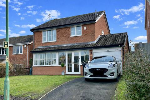 3 bedroom detached house for sale, Rannoch Close, Brierley Hill
