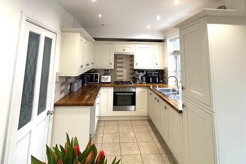 2 bedroom end of terrace house for sale, Cunliffe Walk, Wrexham