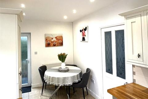 2 bedroom end of terrace house for sale, Cunliffe Walk, Wrexham
