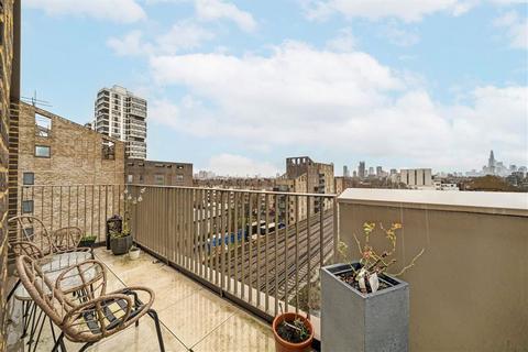 2 bedroom flat for sale, Wyndham Road, London SE5