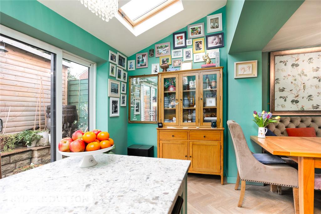 Kitchen/Dining Room