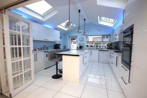 4 bedroom end of terrace house for sale, Dacombe Drive, Poole, Dorset, BH16