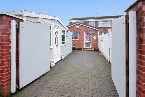 4 bedroom end of terrace house for sale, Dacombe Drive, Poole, Dorset, BH16