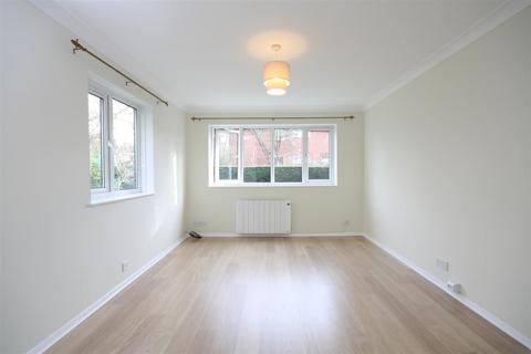 1 bedroom apartment to rent, MERRYLANDS ROAD, GREAT BOOKHAM, KT23