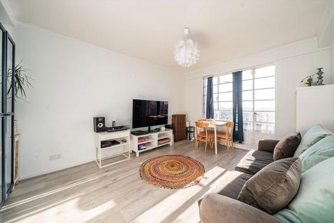 2 bedroom flat for sale, Shepherds Bush Road, London W6