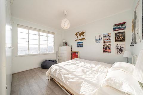 2 bedroom flat for sale, Shepherds Bush Road, London W6