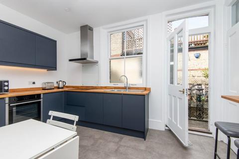 2 bedroom flat to rent, Parkview House, Green Lanes