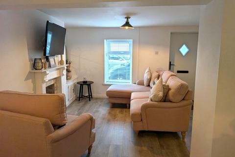 undefined, Llanelli, Long Row