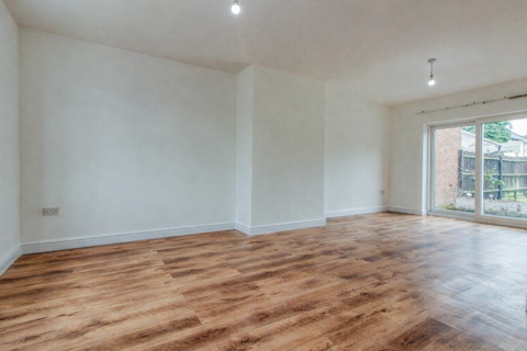 undefined, Commonwealth Avenue, Hayes, UB3