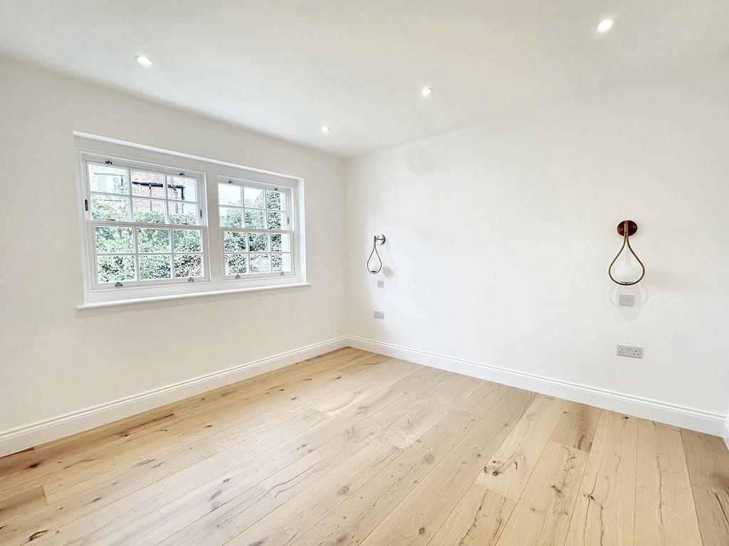 Ground Floor Bedroom/ Reception Room
