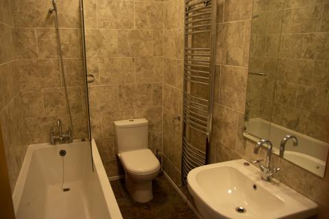 2 bedroom flat to rent, Otley Road, Leeds LS16