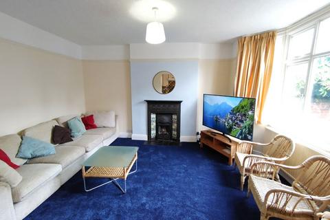 5 bedroom house to rent, Harlaxton Drive, Nottingham NG7