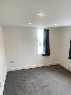 2 bedroom flat to rent, Lower Hanham Road, Bristol BS15
