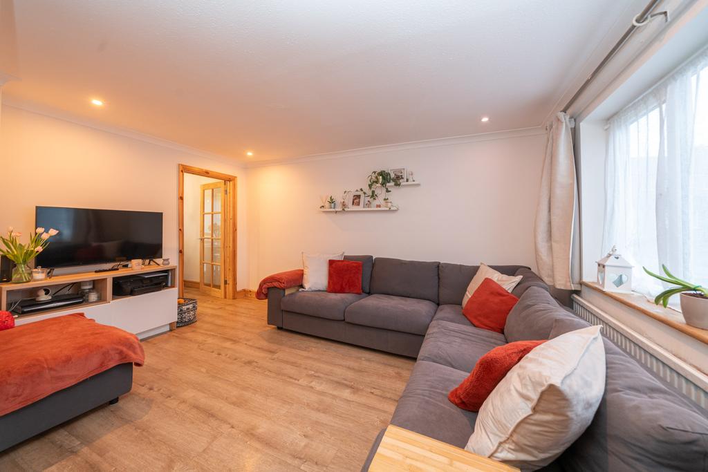 3-Robbs-Close-8204