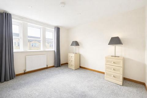 2 bedroom flat for sale, Skircoat Moor Road, Halifax