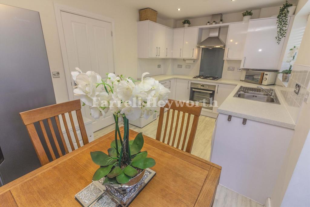 Kitchen f