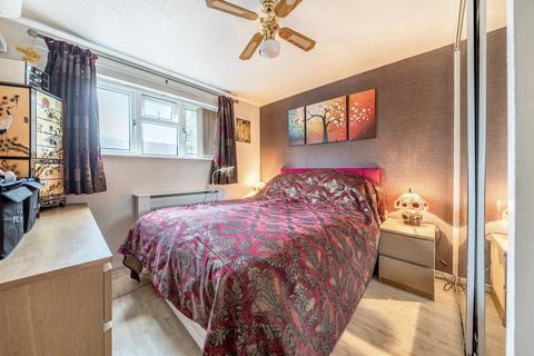 3 bedroom end of terrace house for sale, Langmans Way, Woking, GU21