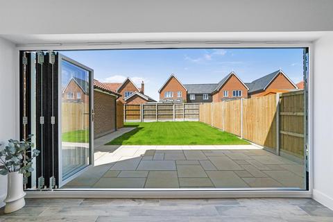 4 bedroom semi-detached house for sale, Ellis Walk, Lawford Green, Manningtree