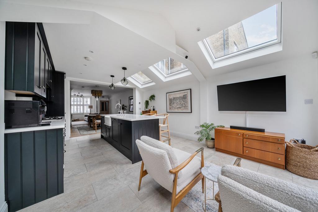 Kitchen/Seating Area