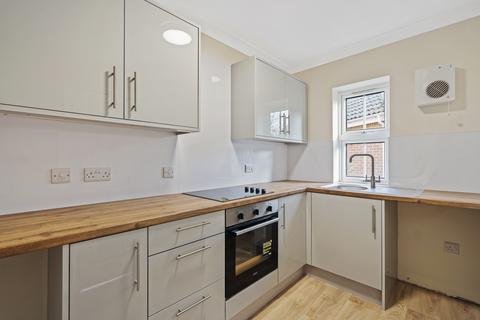 2 bedroom ground floor maisonette for sale, Kings Avenue, Hamble SO31