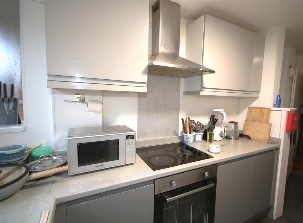 Kitchen b.JPG