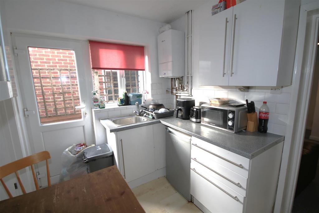 Kitchen a.JPG