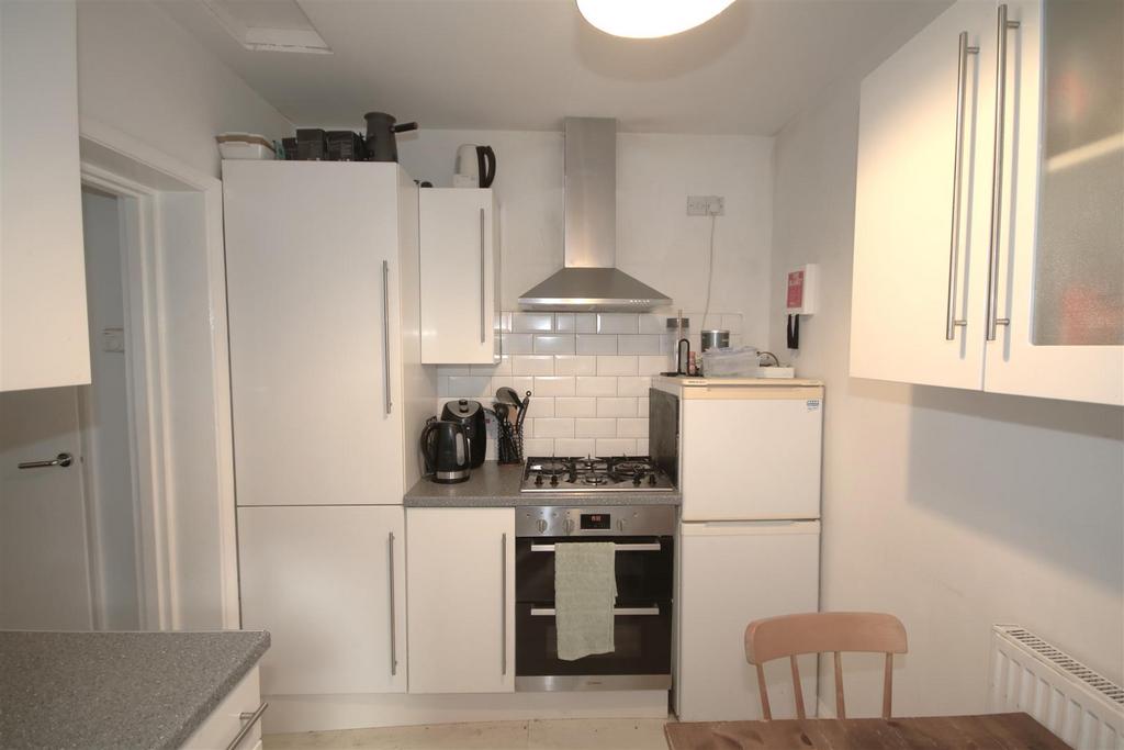 Kitchen b.JPG