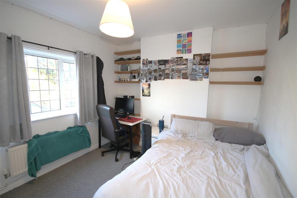 Bedroom 1.JPG