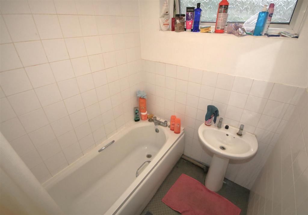 Batheroom.JPG